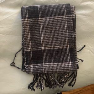 Grey white plaid scarf